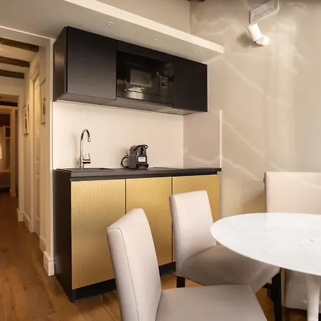 Smeraldo Townhouse Lägenhetshotell 4*