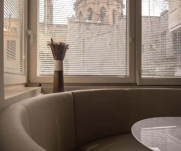 Smeraldo Townhouse Aparthotel