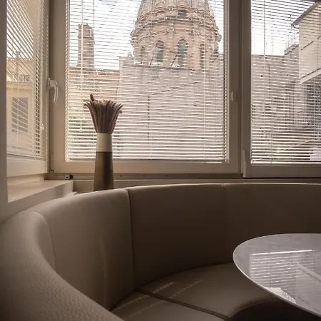 Smeraldo Townhouse Lägenhetshotell